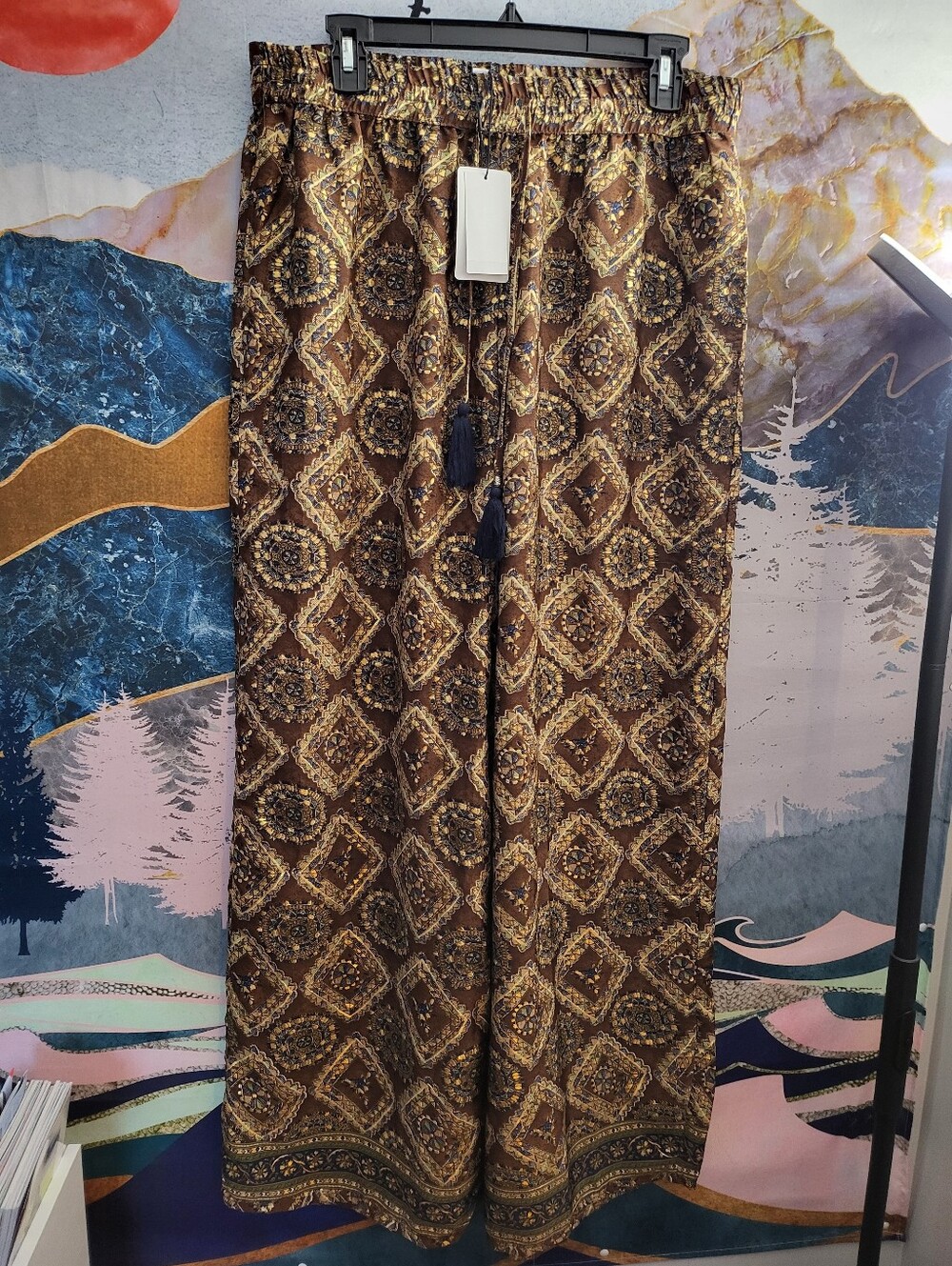 NWT! Chelsea & Theodore Brown and Blue Medallion Print Pants!